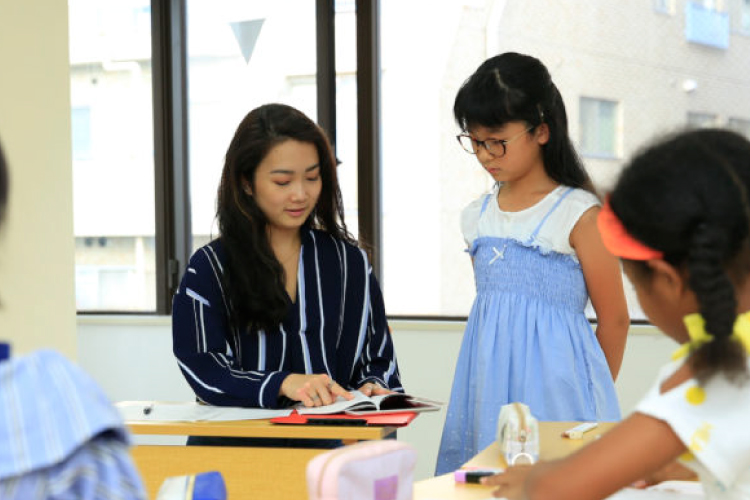 グローリッチイングリッシュスクール　先生